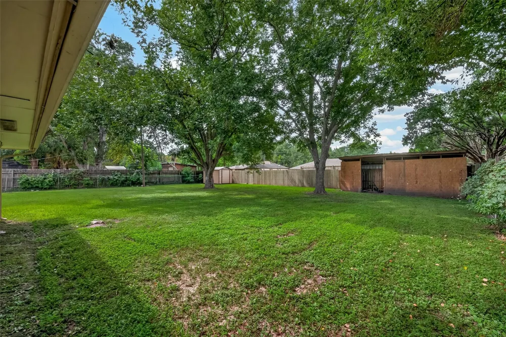 114 E Wildwinn Drive Alvin, TX 77511