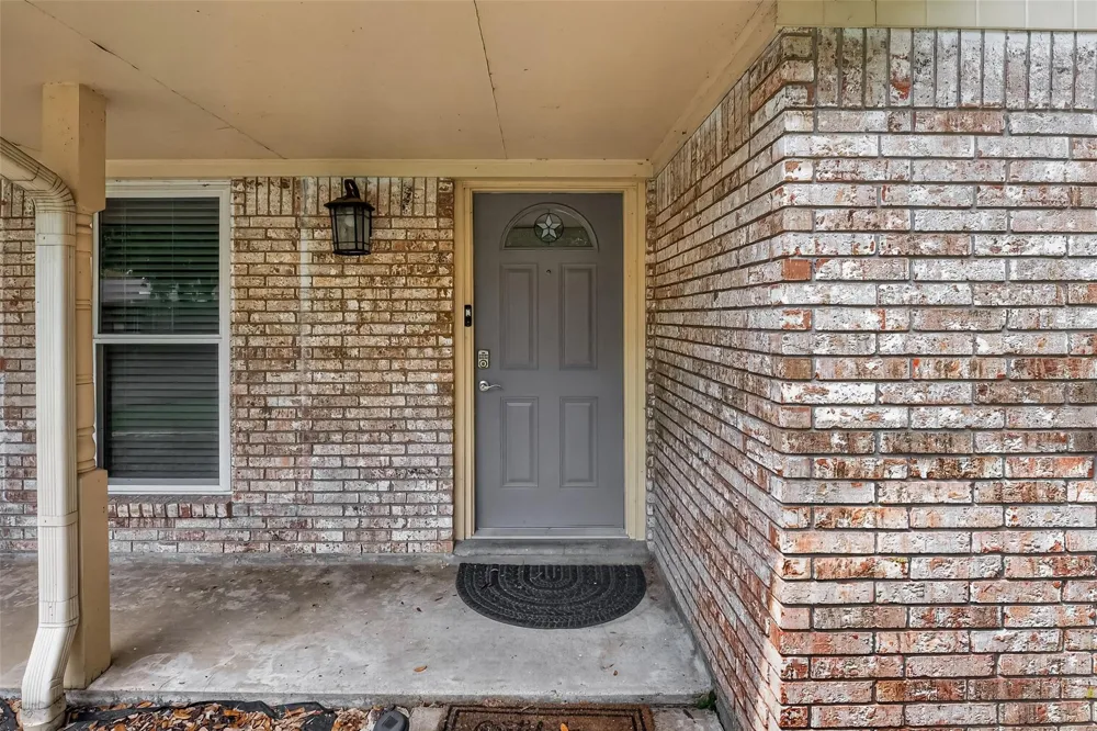 114 E Wildwinn Drive Alvin, TX 77511