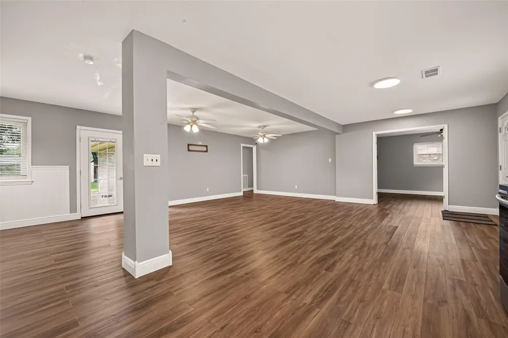 114 E Wildwinn Drive Alvin, TX 77511