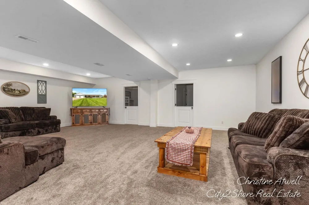 2908 Huddle Road Lake Odessa, MI 48849