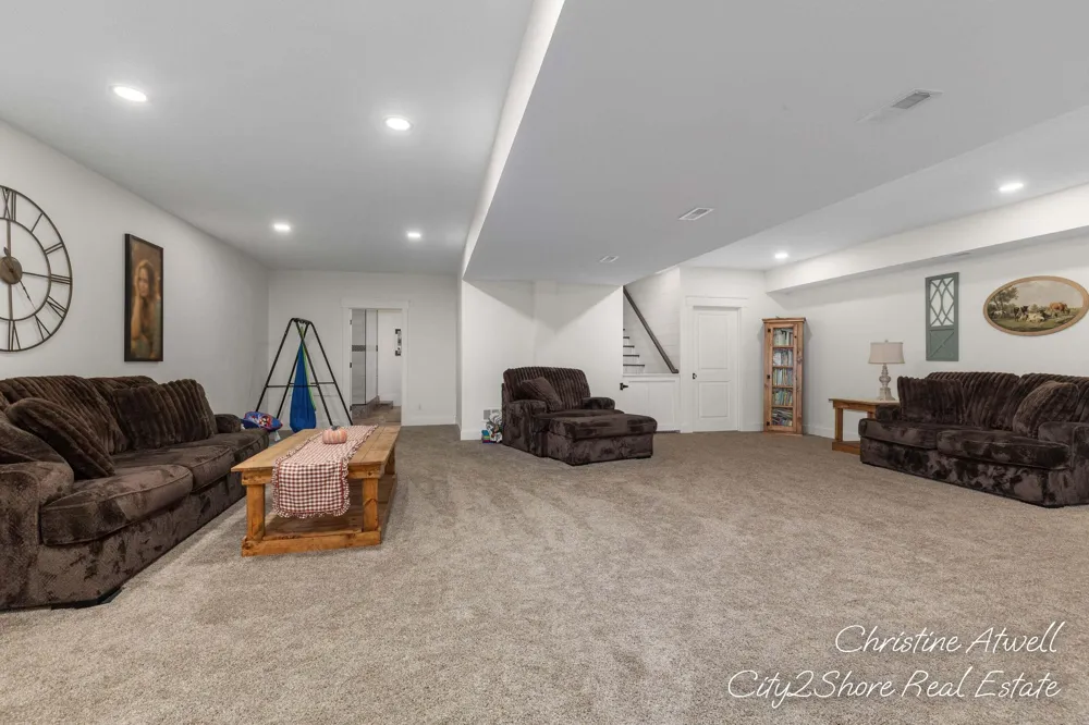 2908 Huddle Road Lake Odessa, MI 48849