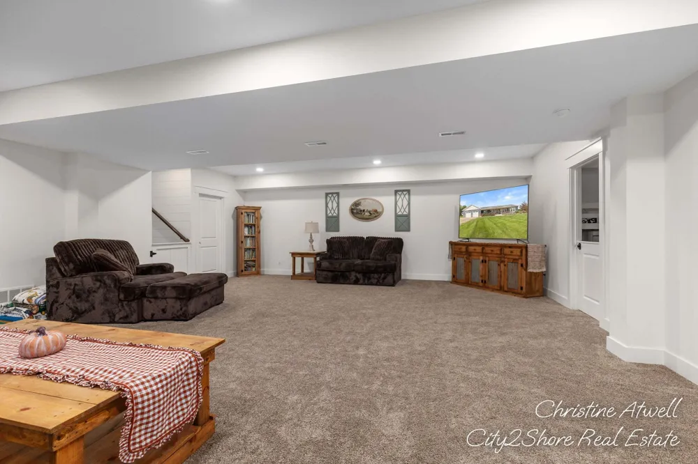 2908 Huddle Road Lake Odessa, MI 48849