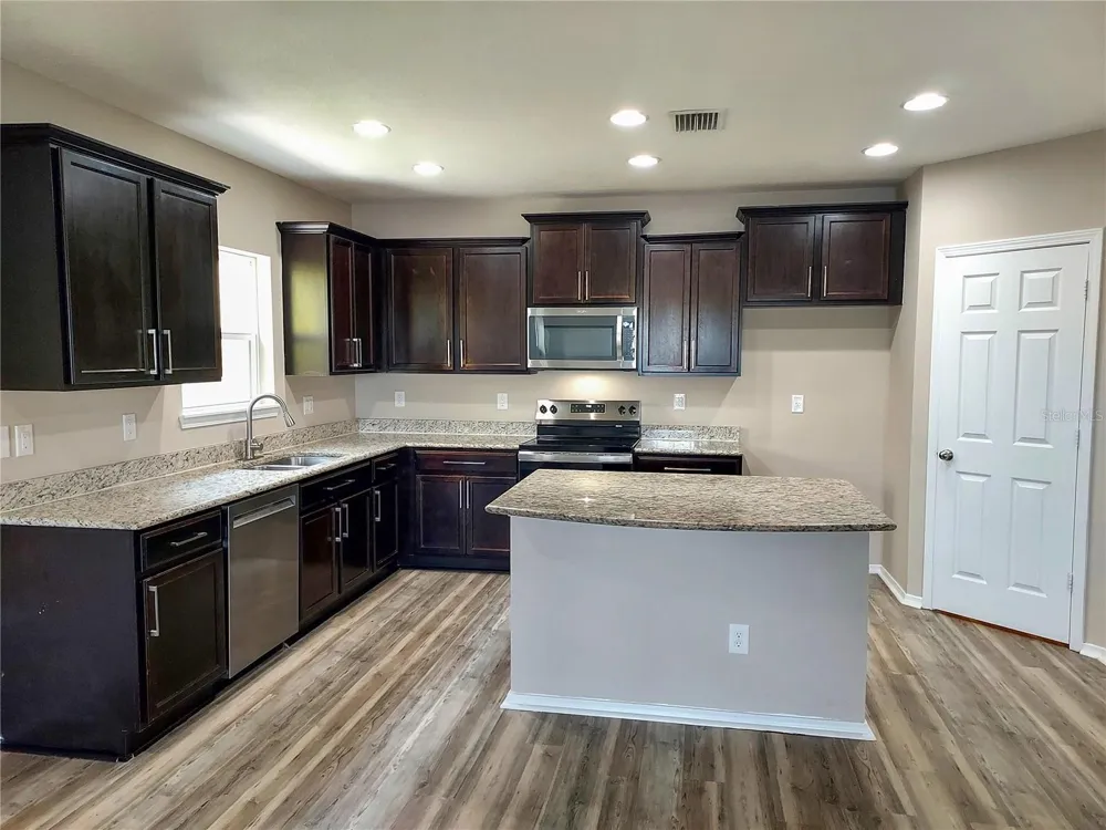 4743 SOMERSET HILL LANE Riverview, FL 33578
