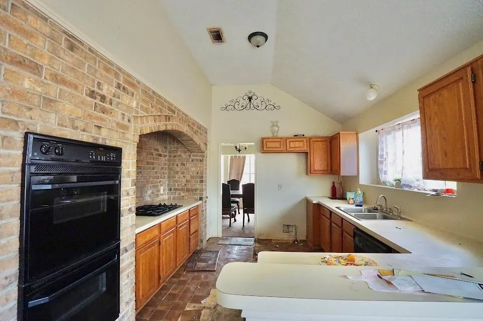 110 Almond Drive Lake Jackson, TX 77566