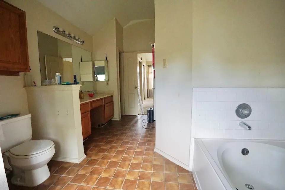 110 Almond Drive Lake Jackson, TX 77566