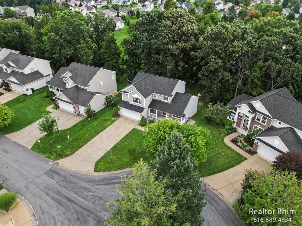 3689 Maple Hurst Drive SE Kentwood, MI 49512