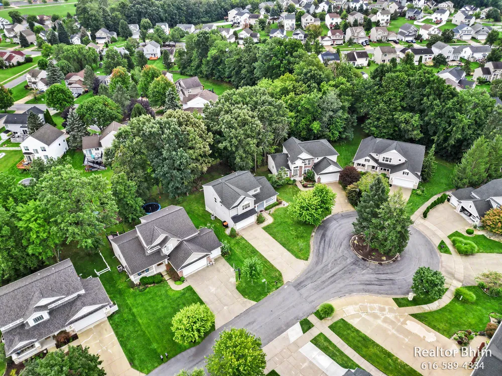 3689 Maple Hurst Drive SE Kentwood, MI 49512