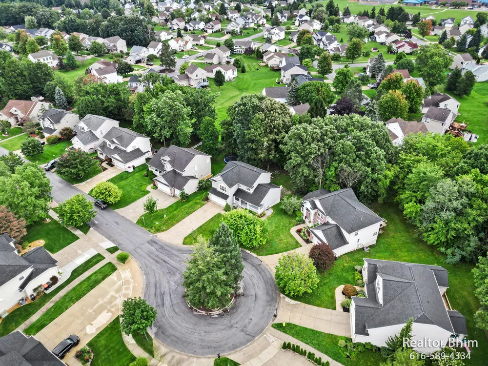 3689 Maple Hurst Drive SE Kentwood, MI 49512