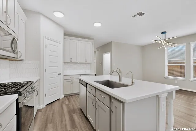 1239 LOMA RNCH New Braunfels, TX 78132