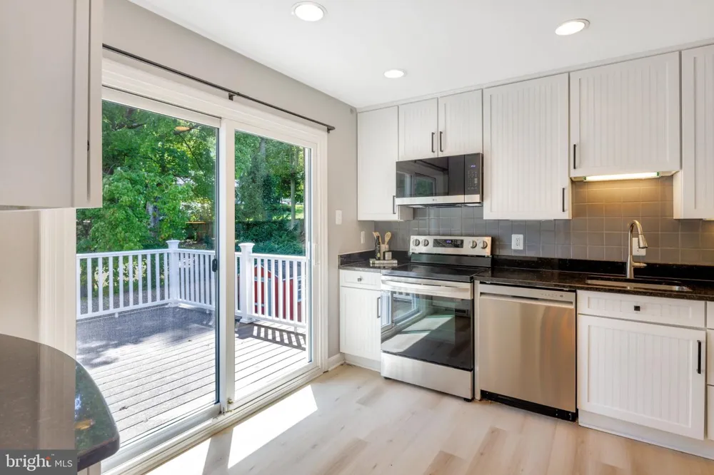 7223 ASHVIEW DRIVE Springfield, VA 22153