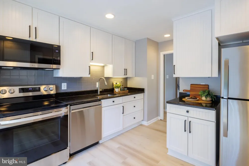 7223 ASHVIEW DRIVE Springfield, VA 22153