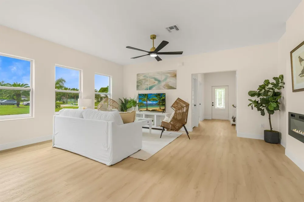 8116 100TH COURT Vero Beach, FL 32967