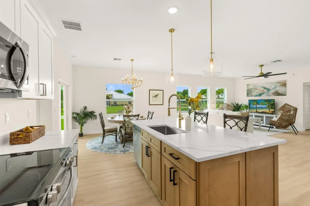 8116 100TH COURT Vero Beach, FL 32967