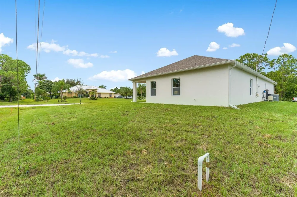 8116 100TH COURT Vero Beach, FL 32967