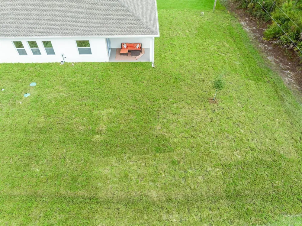 8116 100TH COURT Vero Beach, FL 32967