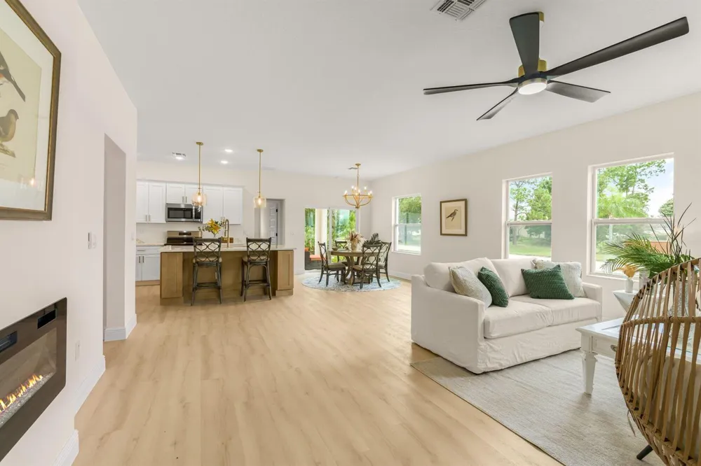 8116 100TH COURT Vero Beach, FL 32967