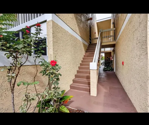1548 SE ROYAL GREEN CIRCLE #206