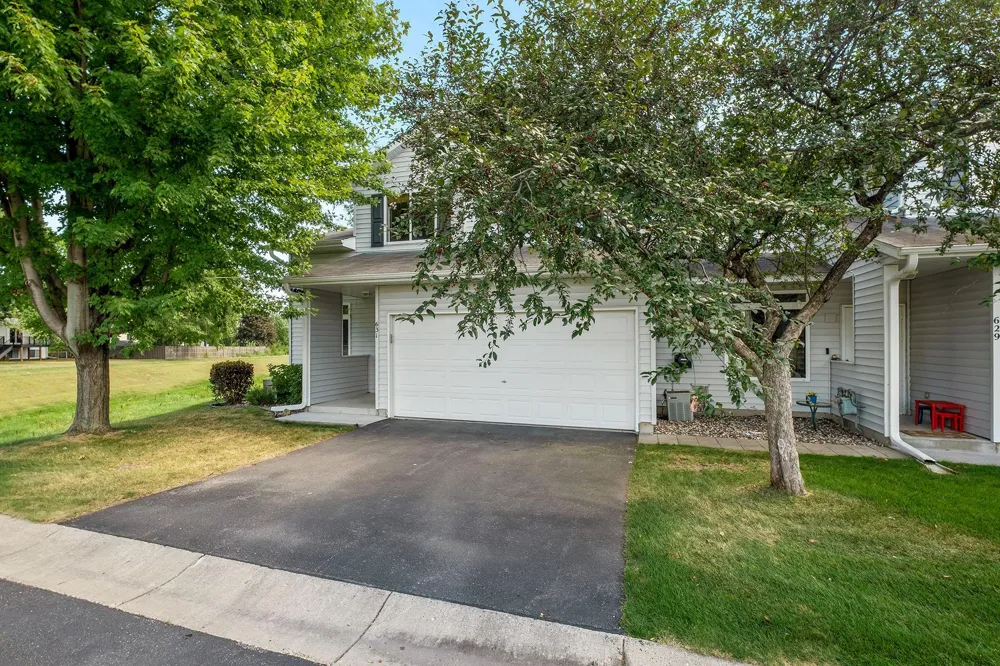 631 Roundhouse Street #2404 Shakopee, MN 55379