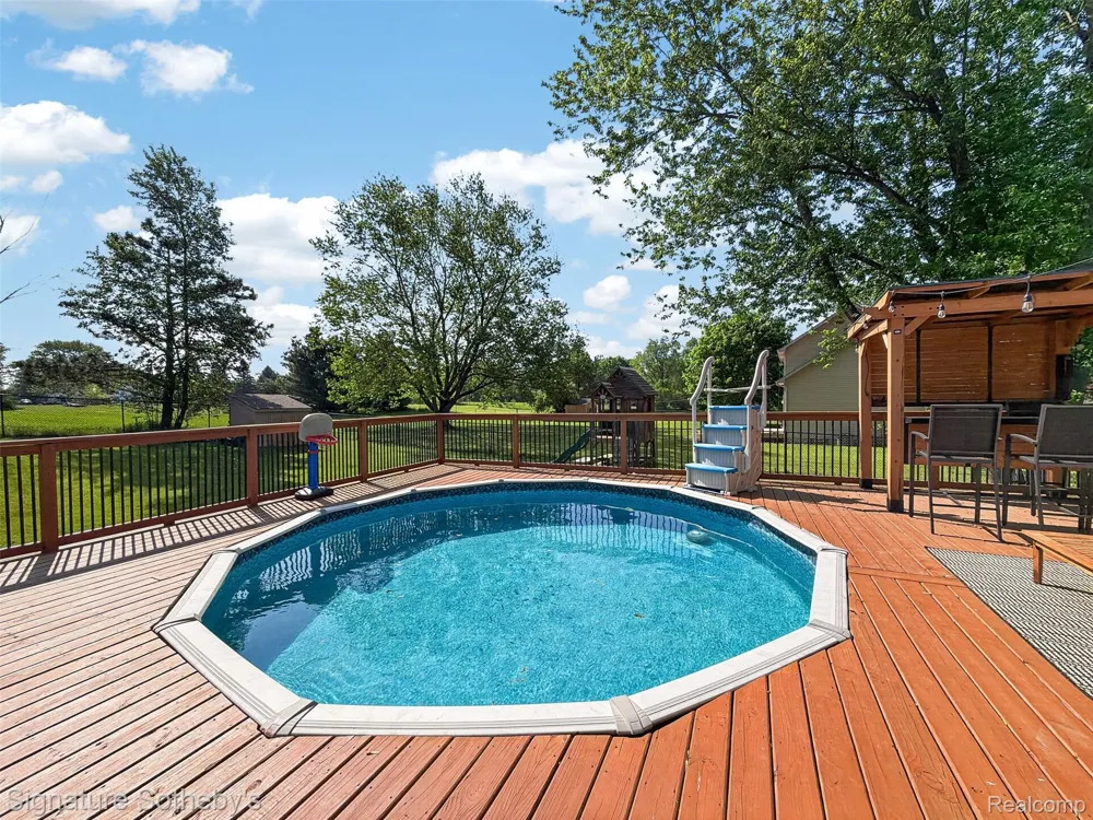 3332 Woodruff Meadows Court Highland Charter Township, MI 48357