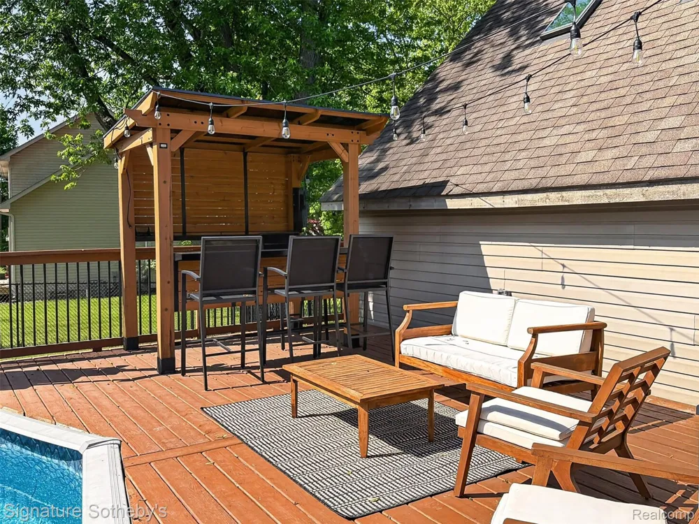 3332 Woodruff Meadows Court Highland Charter Township, MI 48357