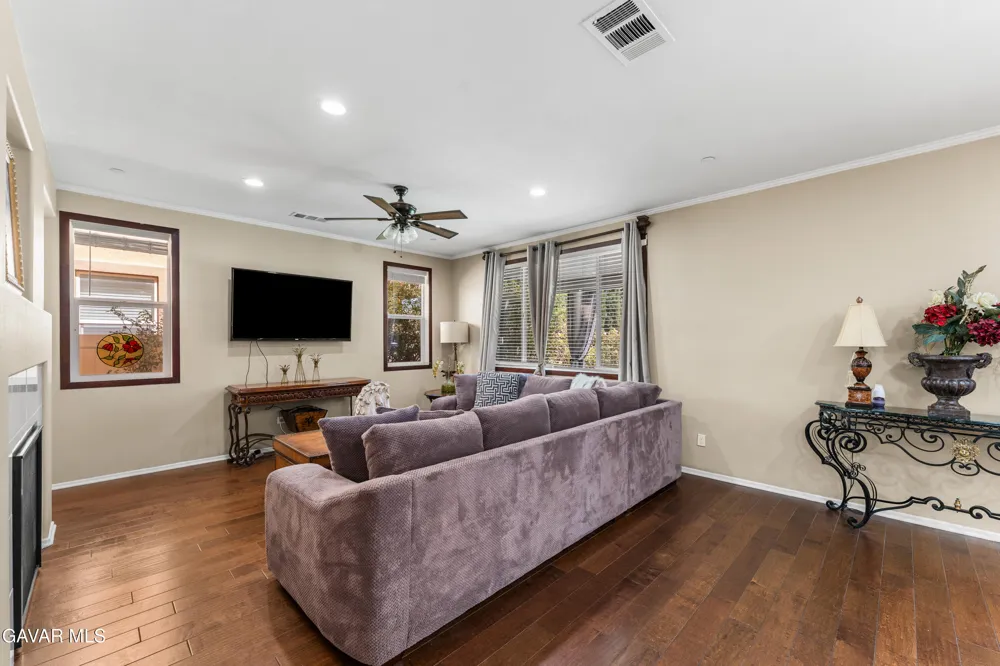 43904 Windrose Place Lancaster, CA 93536