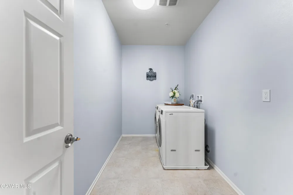 43904 Windrose Place Lancaster, CA 93536