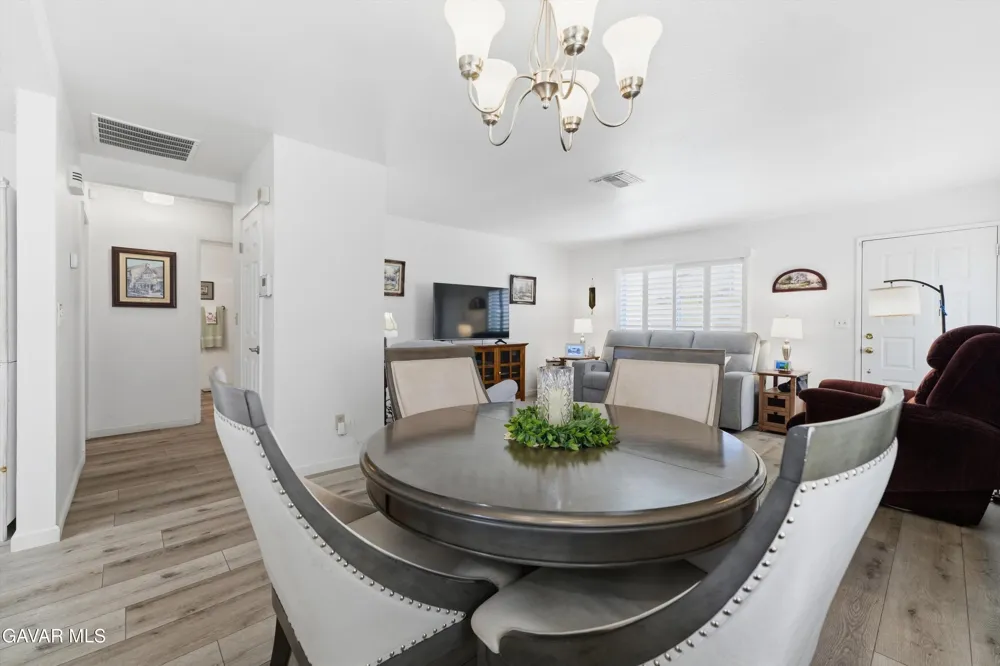 2124 El Domingo Circle #13 Lancaster, CA 93536