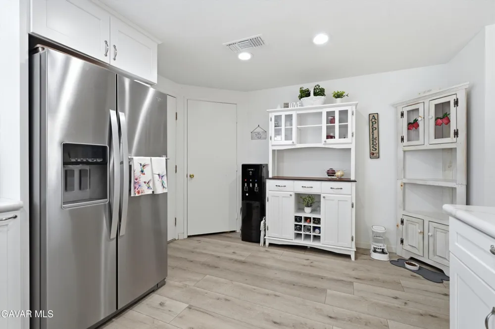 2124 El Domingo Circle #13 Lancaster, CA 93536