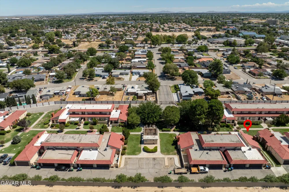 2124 El Domingo Circle #13 Lancaster, CA 93536
