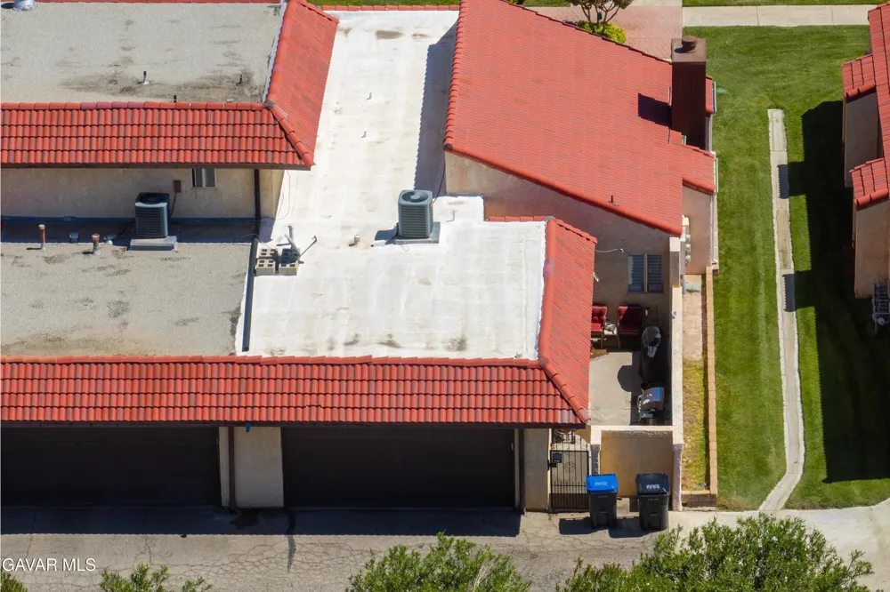 2124 El Domingo Circle #13 Lancaster, CA 93536
