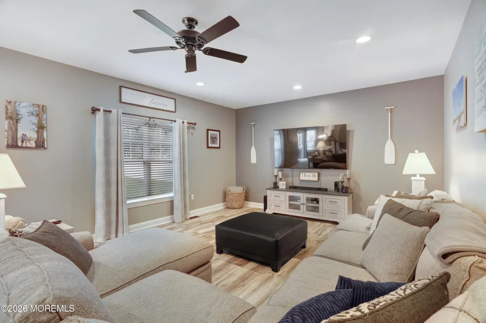 8 Edwards Court Little Egg Harbor, NJ 08087