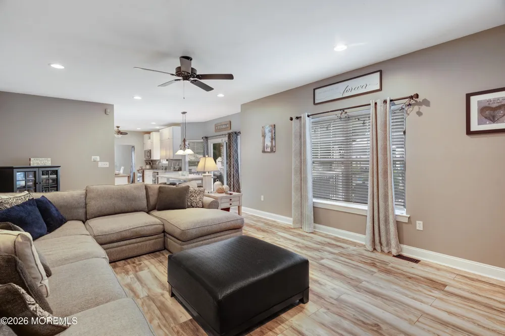 8 Edwards Court Little Egg Harbor, NJ 08087