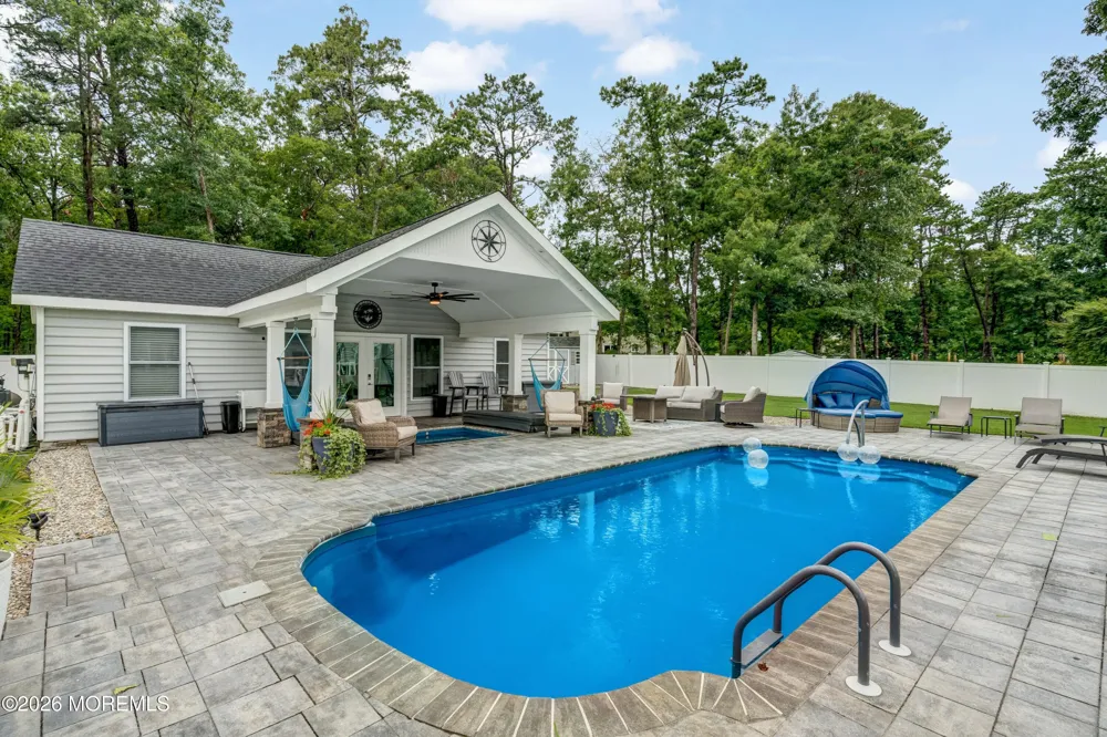 8 Edwards Court Little Egg Harbor, NJ 08087