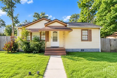 2 Sherwood Lane