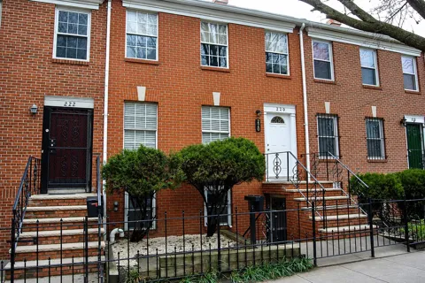 220 CHRISTOPHER COLUMBUS DR