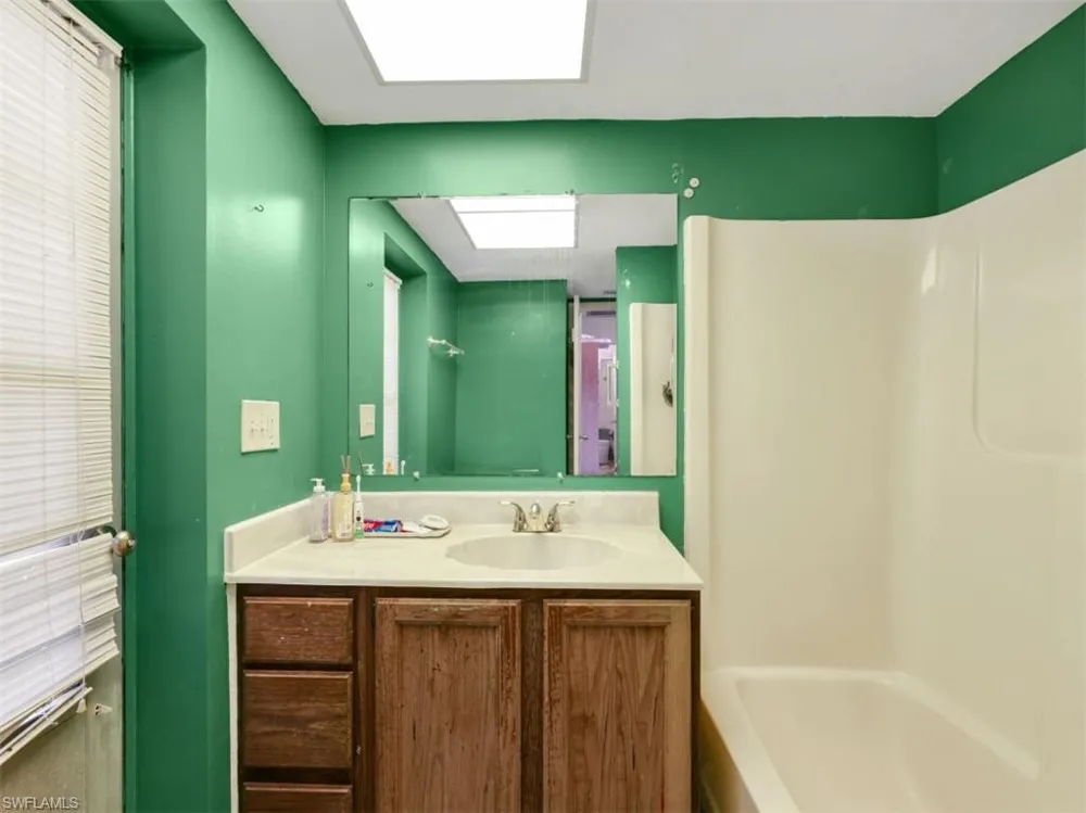 209 NE 9th Court Cape Coral, FL 33909