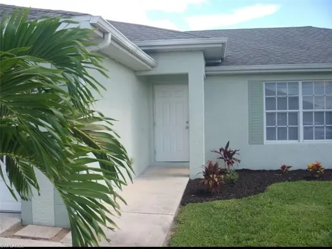 107 NE 15th Terrace