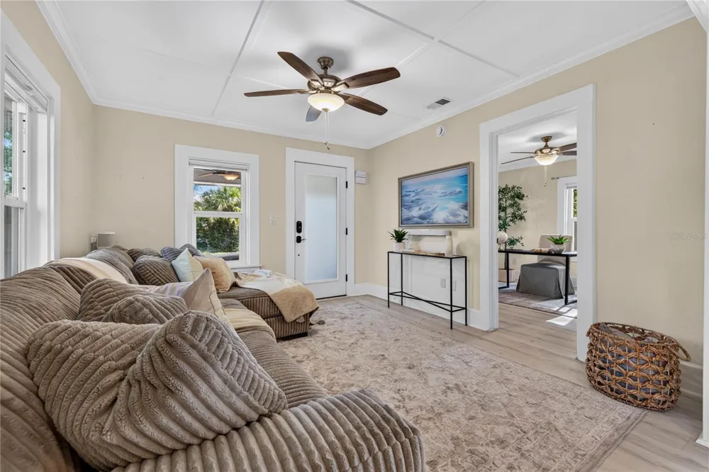 2545 2ND AVENUE St Petersburg, FL 33713