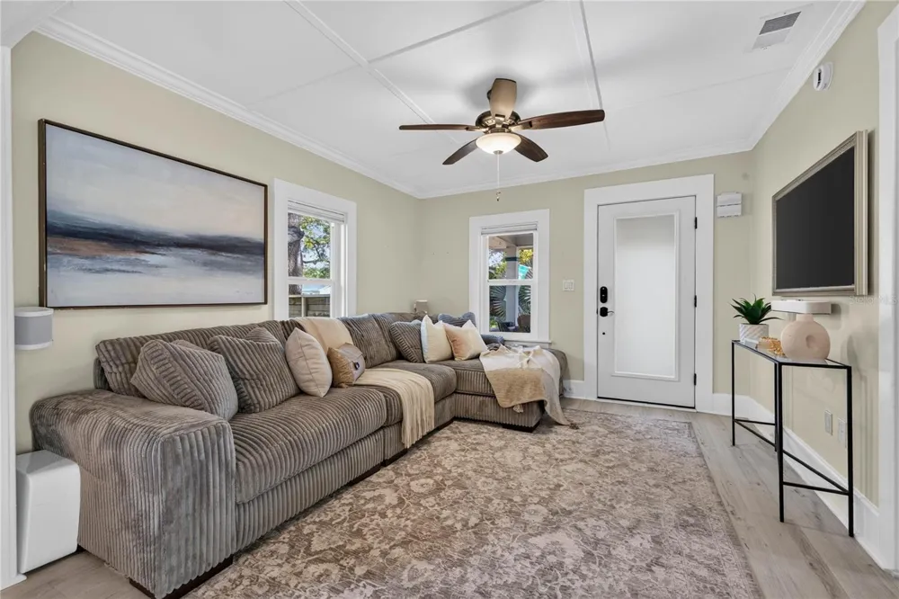2545 2ND AVENUE St Petersburg, FL 33713