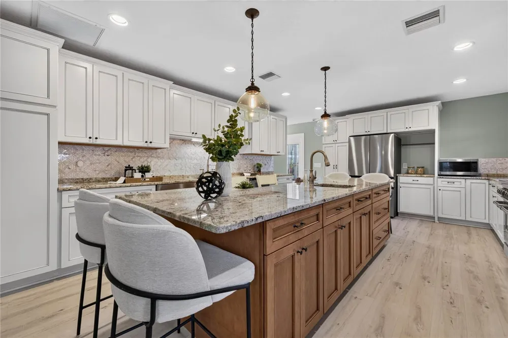 2545 2ND AVENUE St Petersburg, FL 33713