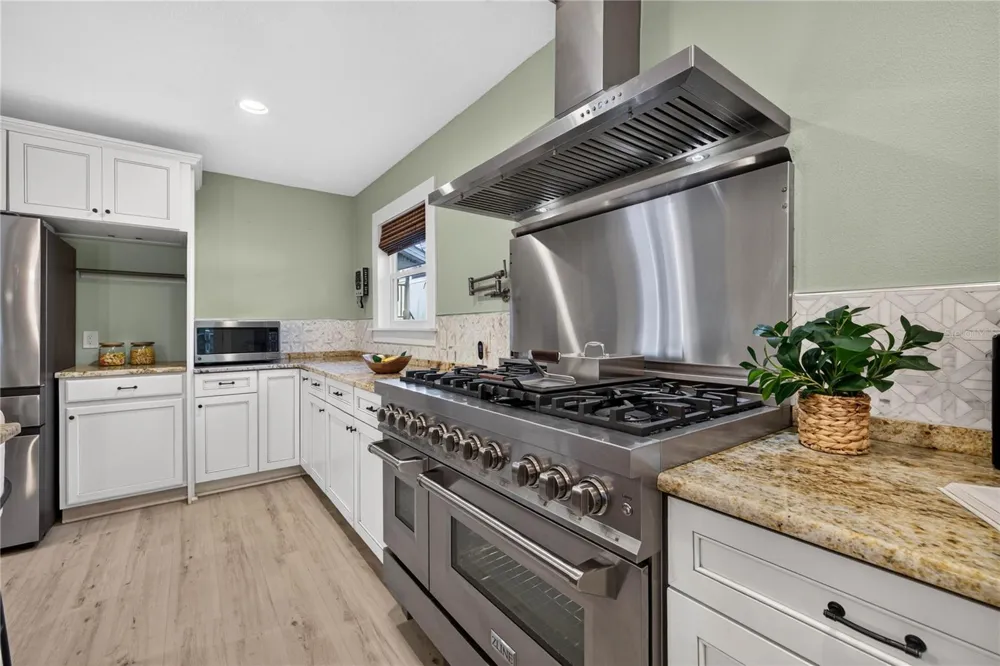 2545 2ND AVENUE St Petersburg, FL 33713
