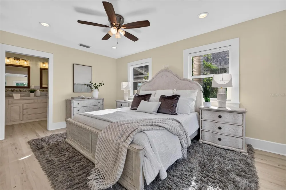 2545 2ND AVENUE St Petersburg, FL 33713