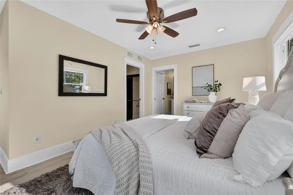 2545 2ND AVENUE St Petersburg, FL 33713