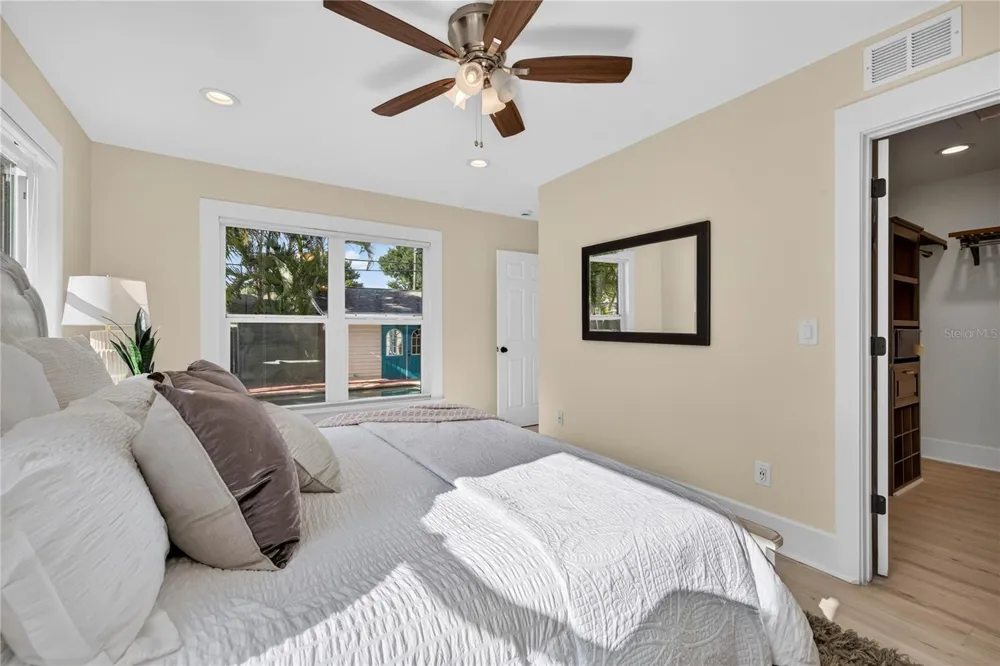 2545 2ND AVENUE St Petersburg, FL 33713