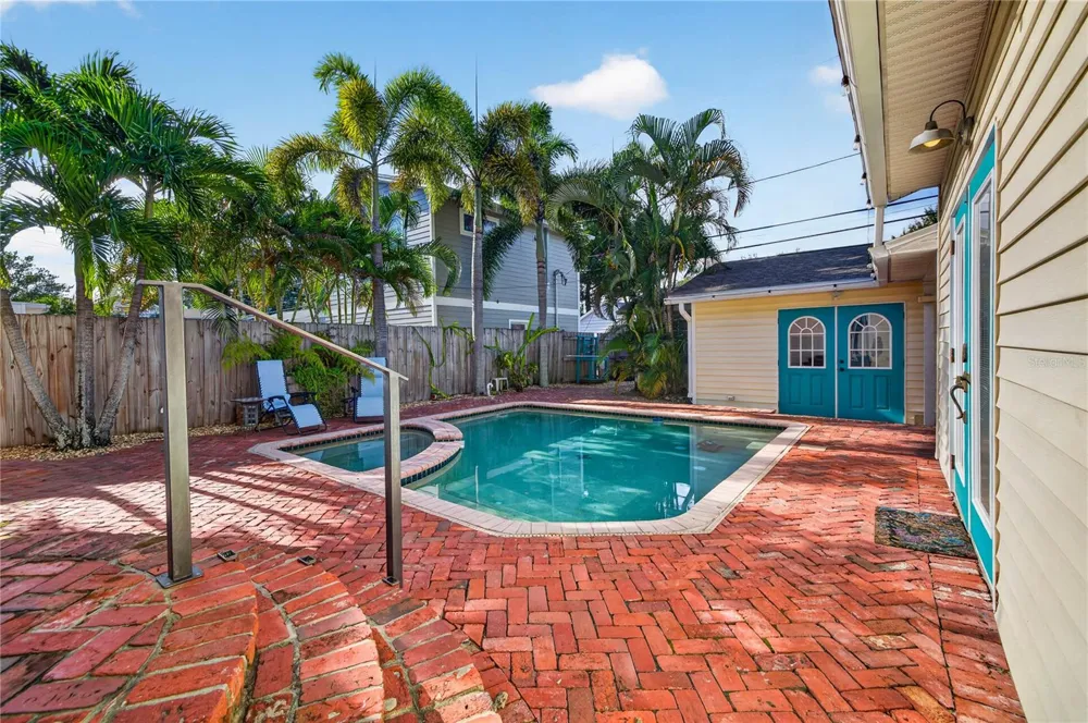 2545 2ND AVENUE St Petersburg, FL 33713