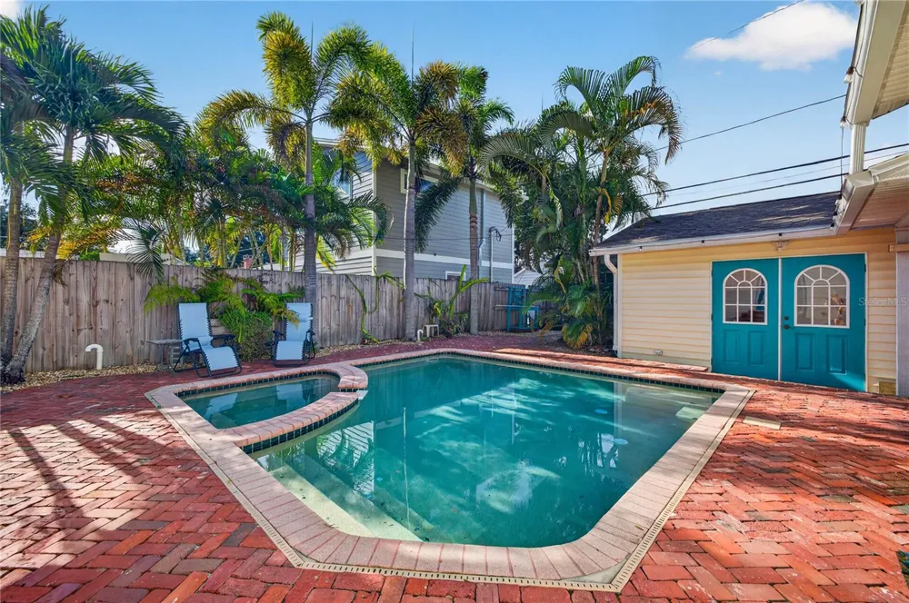 2545 2ND AVENUE St Petersburg, FL 33713