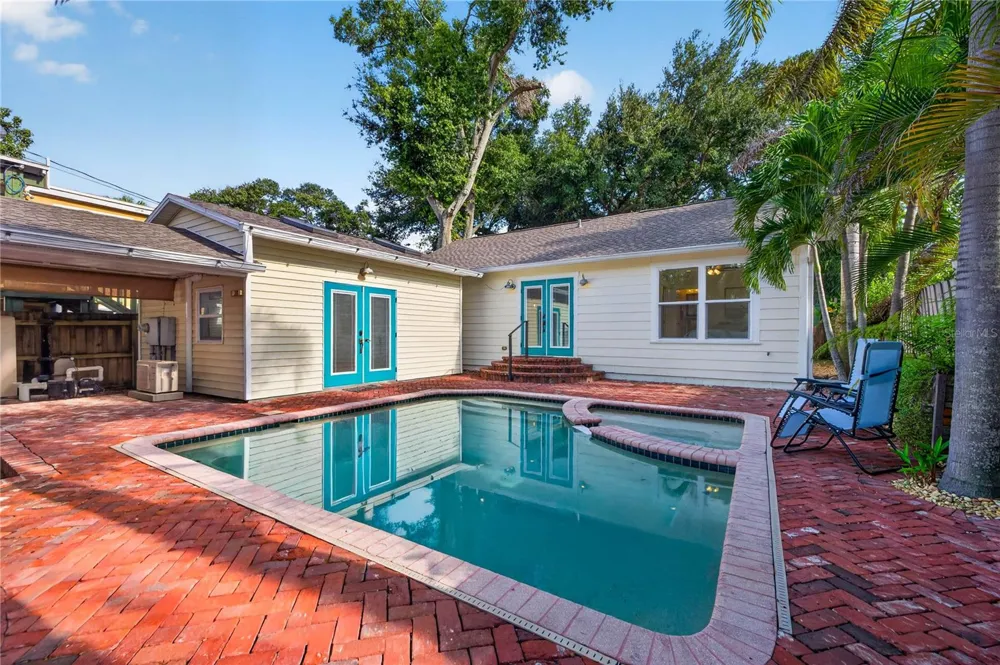 2545 2ND AVENUE St Petersburg, FL 33713