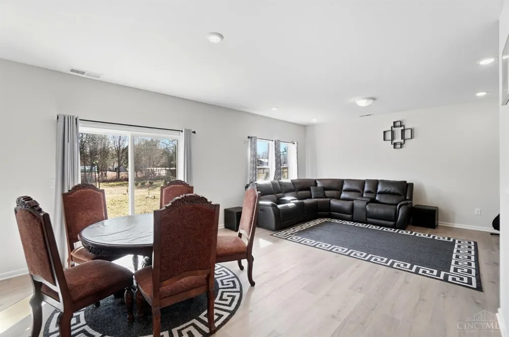 1716 Parkfield Way Goshen, OH 45122