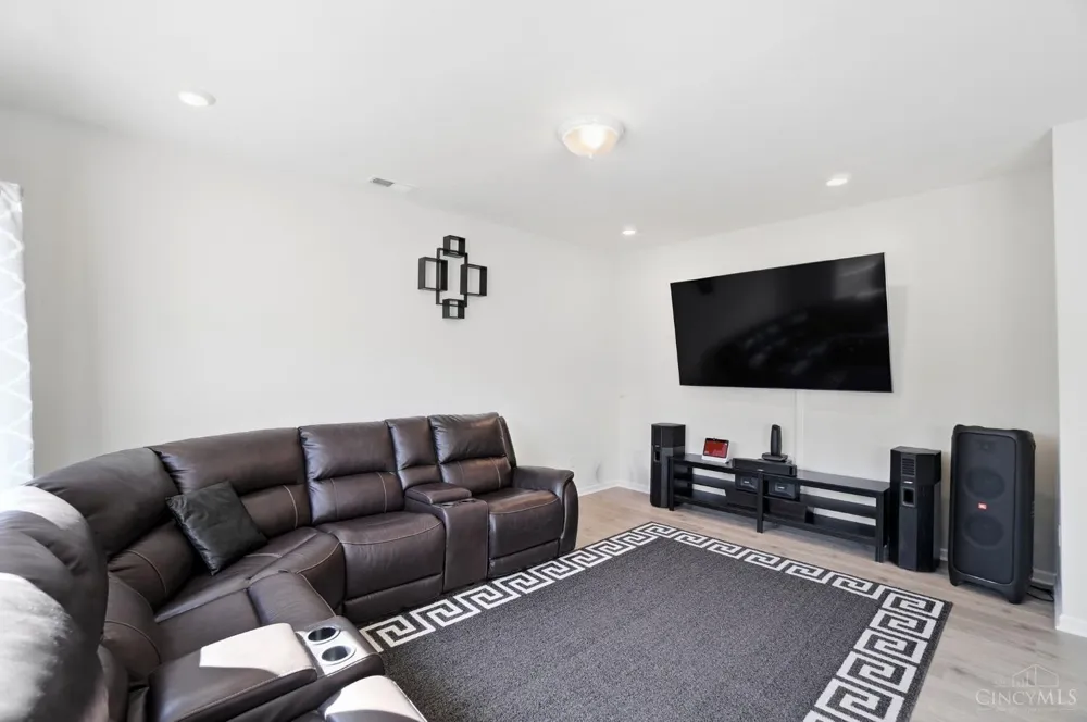 1716 Parkfield Way Goshen, OH 45122