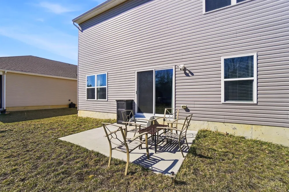1716 Parkfield Way Goshen, OH 45122